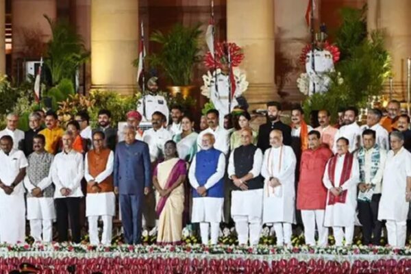 मोदी सरकार के 28 मंत्रियों पर हैं आपराधिक मामले, 6 मंत्रियों के पास 100 करोड़ से अधिक की संपत्ति