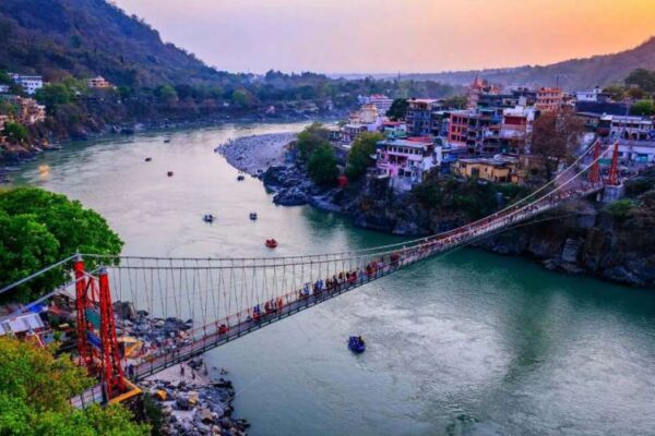 मां ने गंगा किनारे झाड़ी में फेंका, महंत ने बच्चे को उठाकर पाला, आज 22 साल बाद बना सबसे कम उम्र का महंत