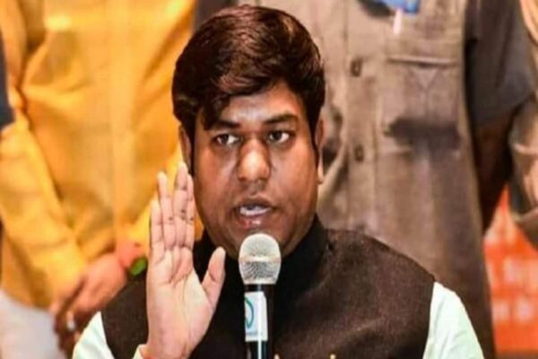 वीआईपी पार्टी प्रमुख मुकेश के पिता की घर में घुसकर हत्या