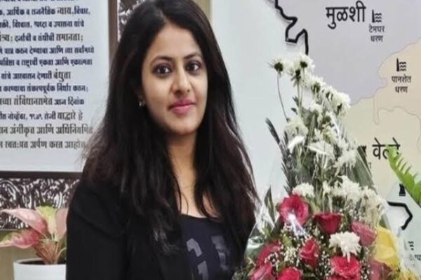 सिर्फ पूजा ही नहीं, ये IAS -IPS  भी फर्जी दिव्यांगता का लाभ उठाने को लेकर सुर्खियों में