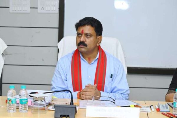 शासन की सभी योजनाएं धरातल पर दें दिखाई : उपमुख्यमंत्री विजय शर्मा