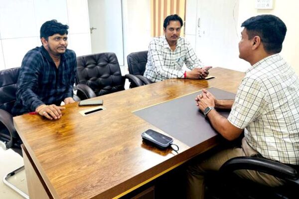ग्वालियर के निवेश प्रोत्साहन केन्द्र में दो उद्यमियों को मिली मदद