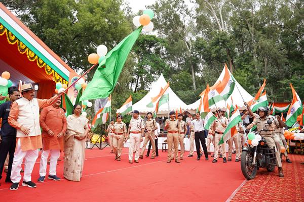 प्रधानमंत्री मोदी ने तिरंगा लहराने को बनाया जन-जन का अभियान – मुख्यमंत्री डॉ. यादव