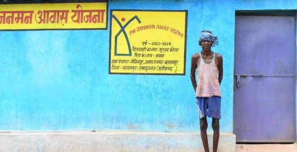 विशेष पिछड़ी जनजाति के पहाड़ी कोरवा सुरजन को मिला पक्का आवास
