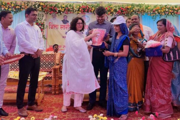 सेमरसल में जिला स्तरीय जनसमस्या निवारण शिविर आयोजित, 90 आवेदनों का हुआ मौके पर निराकरण