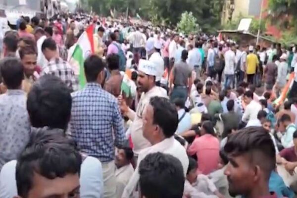 भोपाल में अतिथि शिक्षकों का हल्लाबोल, सीएम हाउस का घेराव नाकाम