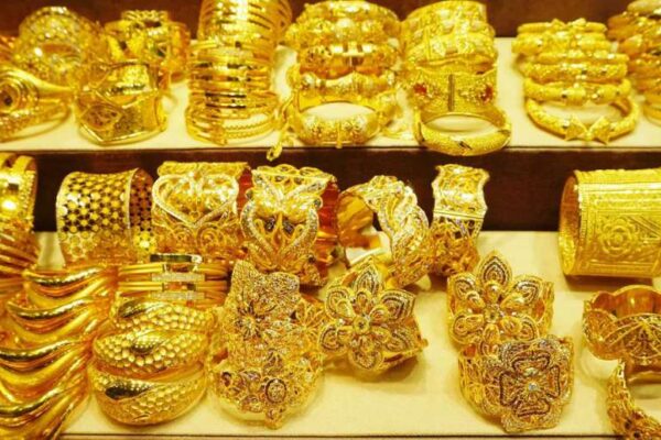 फेस्टिव सीजन से पहले सोने की कीमतों में तेजी, जानिए क्यों बढ़ रही हैं कीमतें