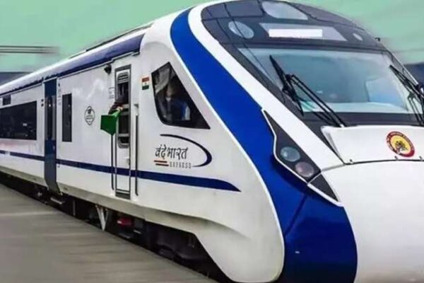 वंदे स्लीपर में मौसम के अनुसार एसी की सुविधा, यात्रियों के लिए गर्म पानी से स्नान की सुविधा