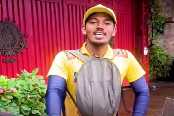 MS Dhoni के लिए फैन का जुनून, 5350 किलोमीटर साइकिल चलाकर पंहुचा मिलने