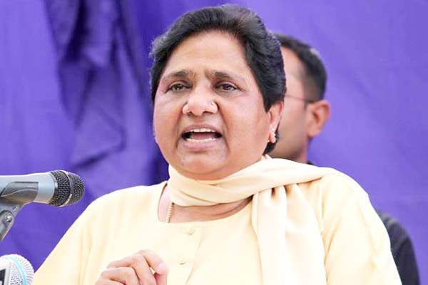 दलित शब्द कहने पर मायावती ने इनेलो नेता से कहा कि उन्हें संविधान पढ़ने की जरूरत