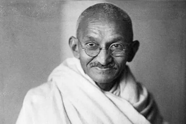 गांधी जयंती पर जानें उनसे जुड़ी रोचक बातें…क्यों और किसने दिया था बापू को ‘राष्ट्रपिता’ नाम?